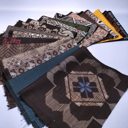 大島紬のはぎれセット ハート柄 1セット20枚入り 古布 着物 ハギレ