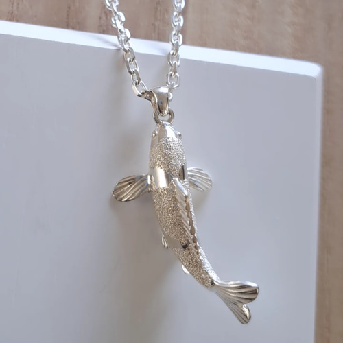 錦鯉 ペンダントトップ】鯉ネックレス 鯉アクセサリー ニシキゴイ 魚