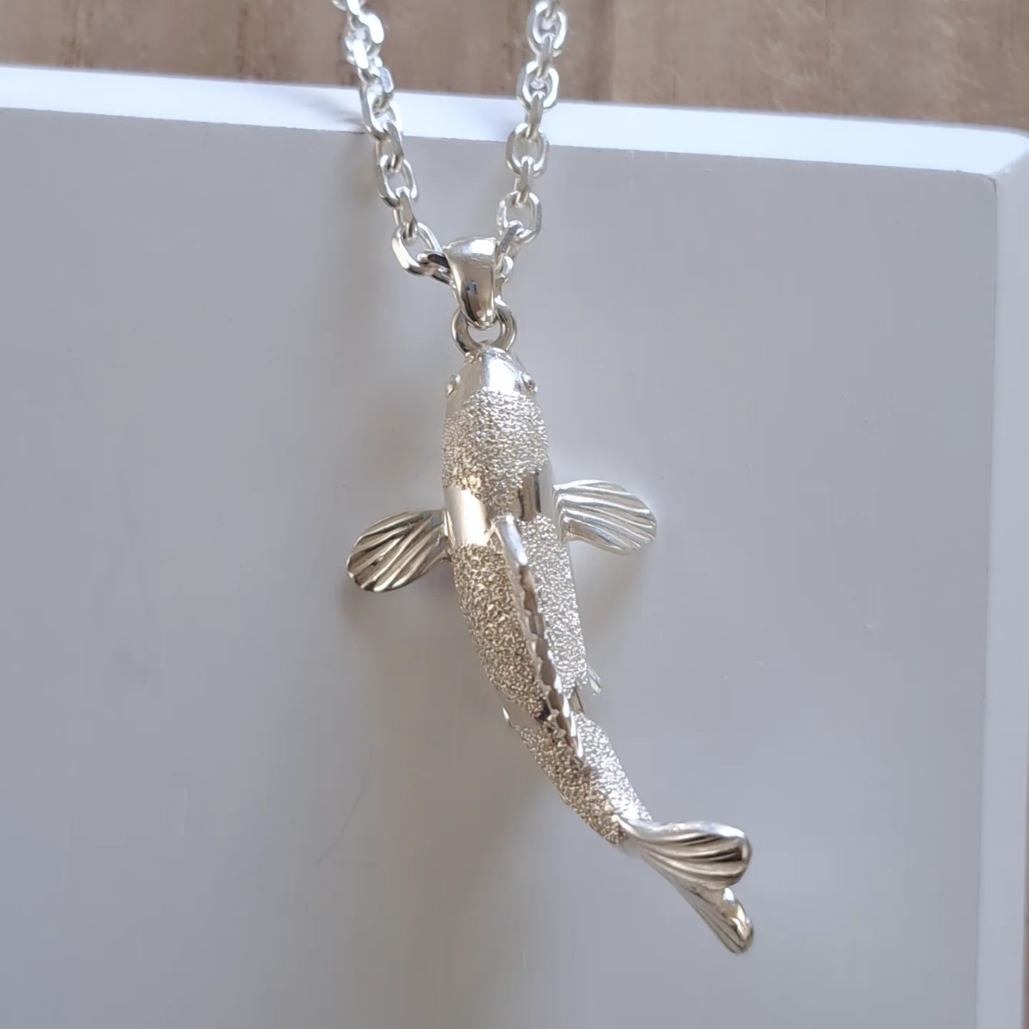 【 錦鯉 ペンダントトップ】鯉ネックレス 鯉アクセサリー ニシキゴイ 魚 お祝い プレゼント メンズ 縁起物 京都