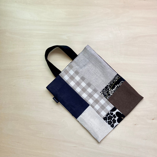 ✿リバティ✕パッチワーク✿ カテドラルウィンドウの縦長トートバッグ