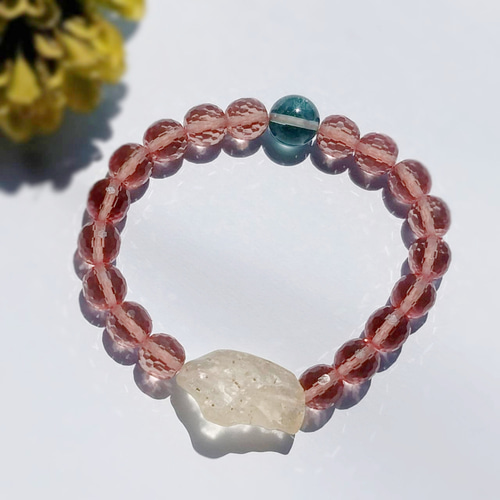 色が変わる!?ズルタナイト＆リビアングラスのブレスレット