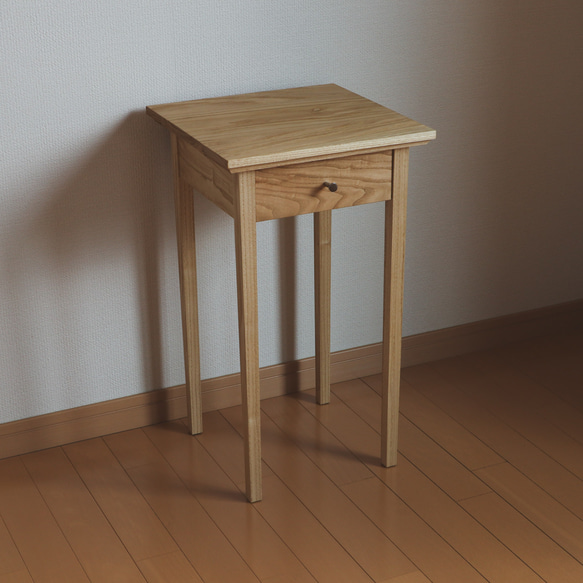 栗の木のサイドテーブル　引き出し付き　無垢材　サイズオーダー可能 サイズ変更 当店への配送料金のみお客様のご負担となります