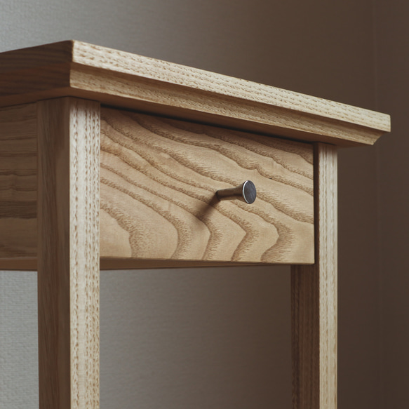 栗の木のサイドテーブル　引き出し付き　無垢材　サイズオーダー可能 サイズ変更 当店への配送料金のみお客様のご負担となります