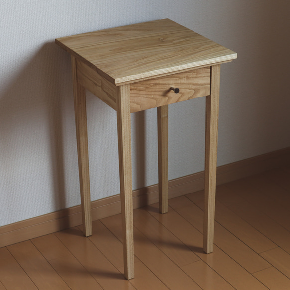 栗の木のサイドテーブル　引き出し付き　無垢材　サイズオーダー可能 サイズ変更 当店への配送料金のみお客様のご負担となります