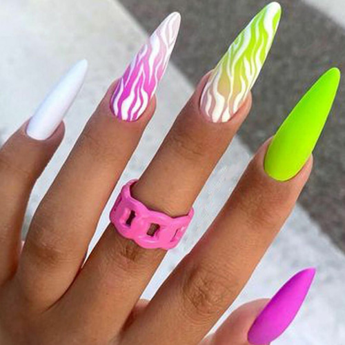 ♡saya♡ネイルパーツ 今月のsayako nail💅🏻 ⁡ ベースはシアーホワイトで🤍 ロング爪