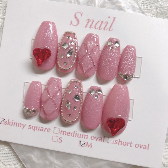 ♡ピンクと赤のキルティングネイル♡ ネイルチップ　ハンドメイド 現品 ネイルチップ ピンク 赤 キルティング マグネットネイル 韓国