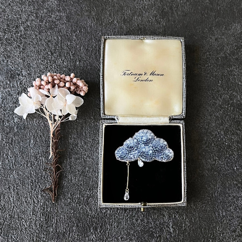 雲のブローチ オートクチュール刺繍 ブローチ La mienne 通販