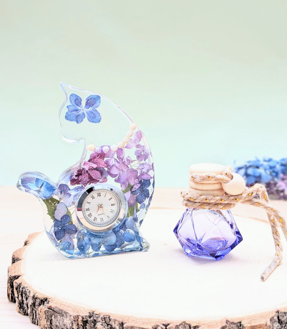 紫陽花入り　猫時計と香水瓶型ストームグラス　セット　母の日にも　夏の福袋 1枚目の画像