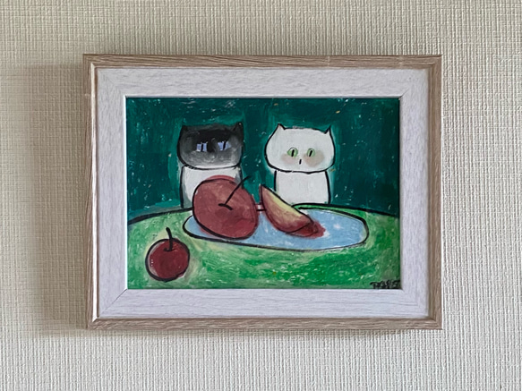アウトレット福袋 絵画。原画【かわいい猫たちはテーブルの上の赤いリンゴを楽し 絵画+タペストリー