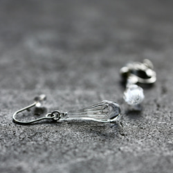 【ﾋﾟｱｽ】DEW DROP -朝露の蕾 morning dew bud-（両耳）【ｻｰｼﾞｶﾙｽﾃﾝﾚｽ】【受注生産】 1枚目の画像