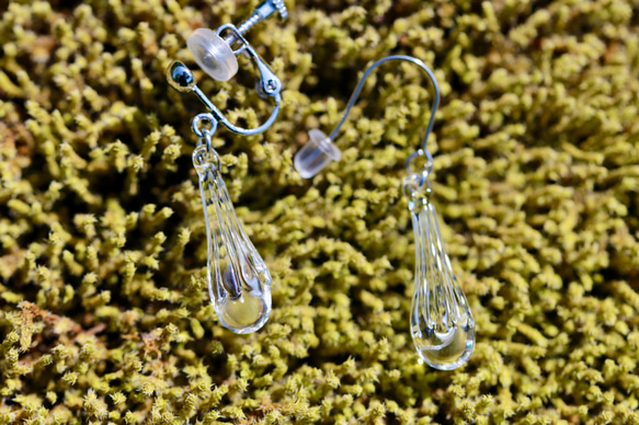 【ﾋﾟｱｽ】DEW DROP -朝露の蕾 morning dew bud-（両耳）【ｻｰｼﾞｶﾙｽﾃﾝﾚｽ】【受注生産】 2枚目の画像