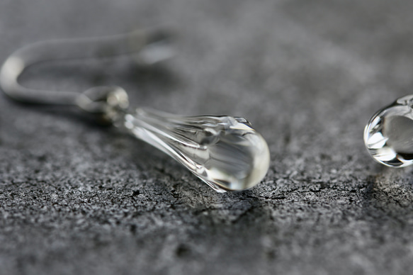 【ﾋﾟｱｽ】DEW DROP -朝露の蕾 morning dew bud-（両耳）【ｻｰｼﾞｶﾙｽﾃﾝﾚｽ】【受注生産】 7枚目の画像