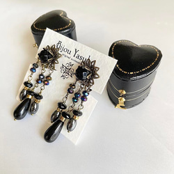 揺れる オニキス ピアス・イヤリング 黒 天然石 フラワー ゆれる ロング ピアス・イヤリング アンティーク 6枚目の画像