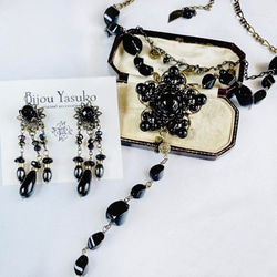 揺れる オニキス ピアス・イヤリング 黒 天然石 フラワー ゆれる ロング ピアス・イヤリング アンティーク 10枚目の画像