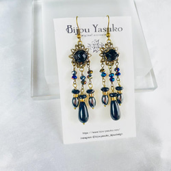 揺れる オニキス ピアス・イヤリング 黒 天然石 フラワー ゆれる ロング ピアス・イヤリング アンティーク 9枚目の画像