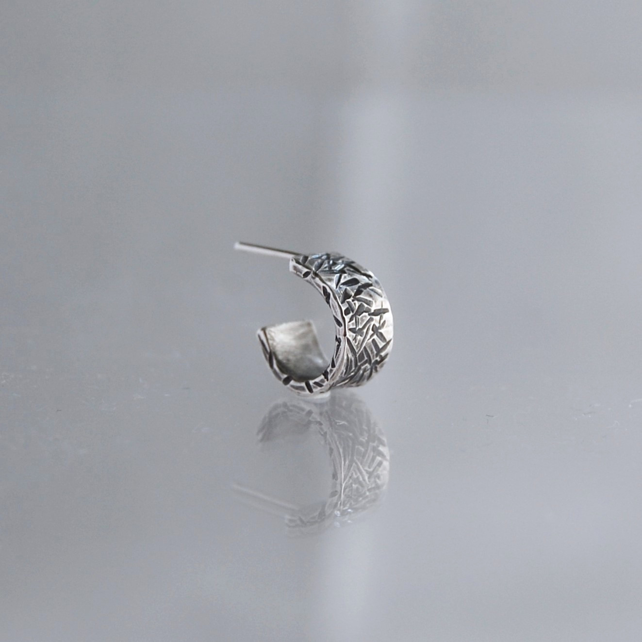 SV925 シルバー ラスティック フープ 片耳 ピアス