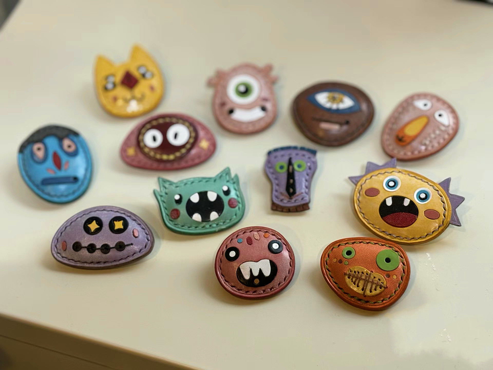 本革パン　ブローチ　6種セット　ハンドメイド 本革パン　ブローチ　6種セット　ハンドメイド