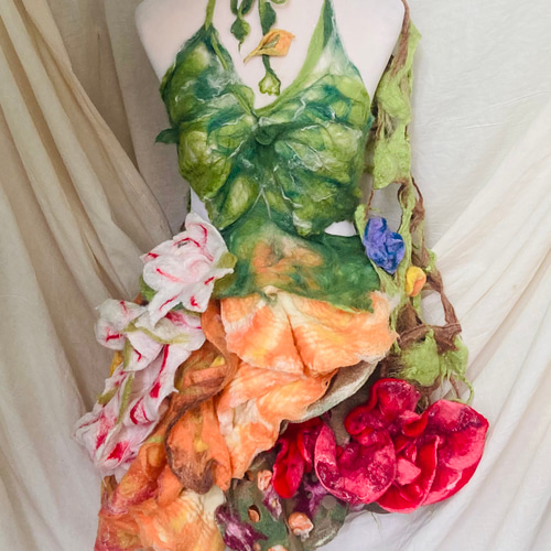 予約注文・オーダーメイド商品 ～ 羊毛フェルトの花の世界の手作り服