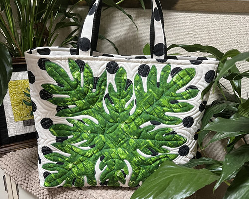 ハワイアンキルト　ハワイアンキルトバッグ　モンステラ　パッチワーク　トート ハワイアンキルト ハワイアンキルトバッグ トートバッグ