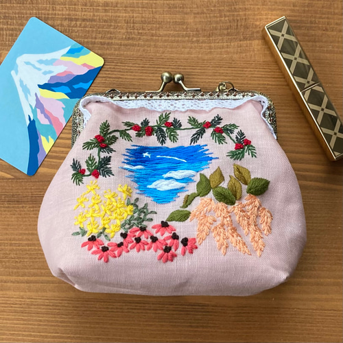 空と花の刺繍がま口ポーチ がま口 あきのかぜ 通販 17867256
