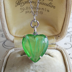 yurika akutsu ho. 緑色ハート型ペンダント ネックレス yurika akutsu