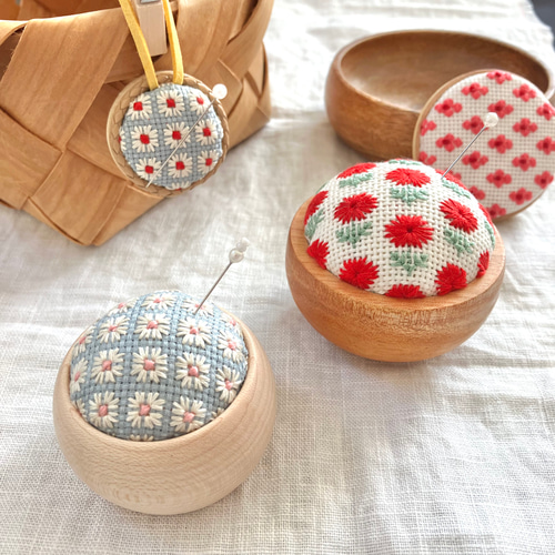 プチ ピンクッション 針山 ♢ 木工房 のウッドボウル メープル