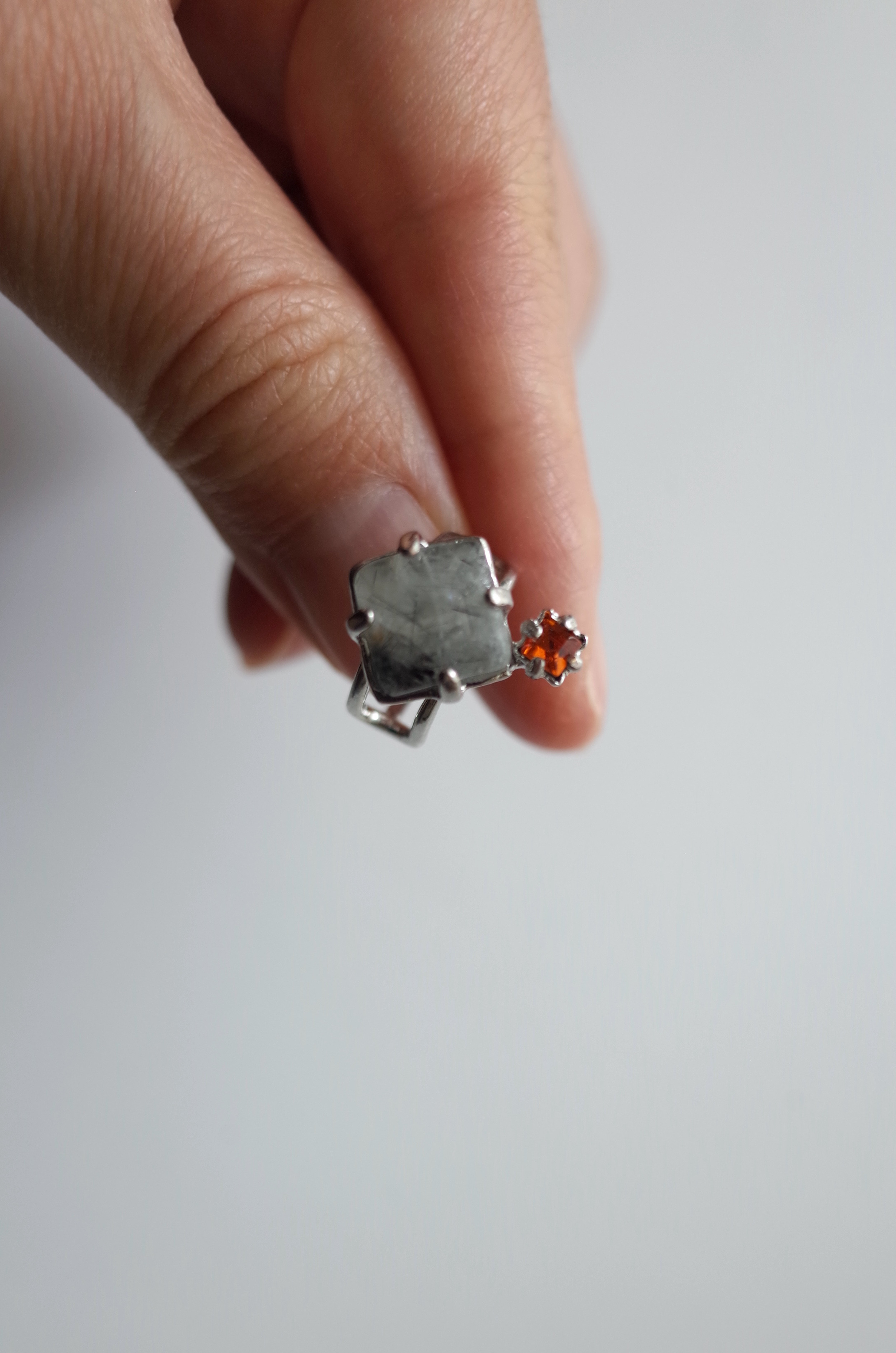 TINK カフ(ブラックルチル)