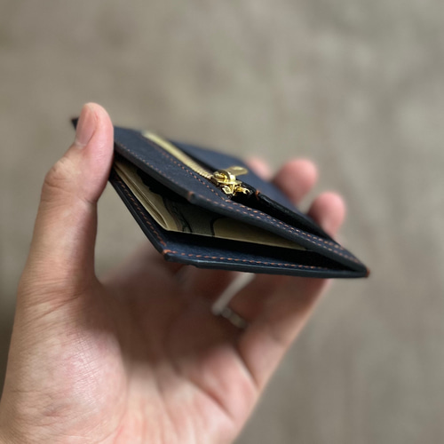 薄くて小さなフラグメントケース【ネイビー（ステッチ:ブラウン）財布