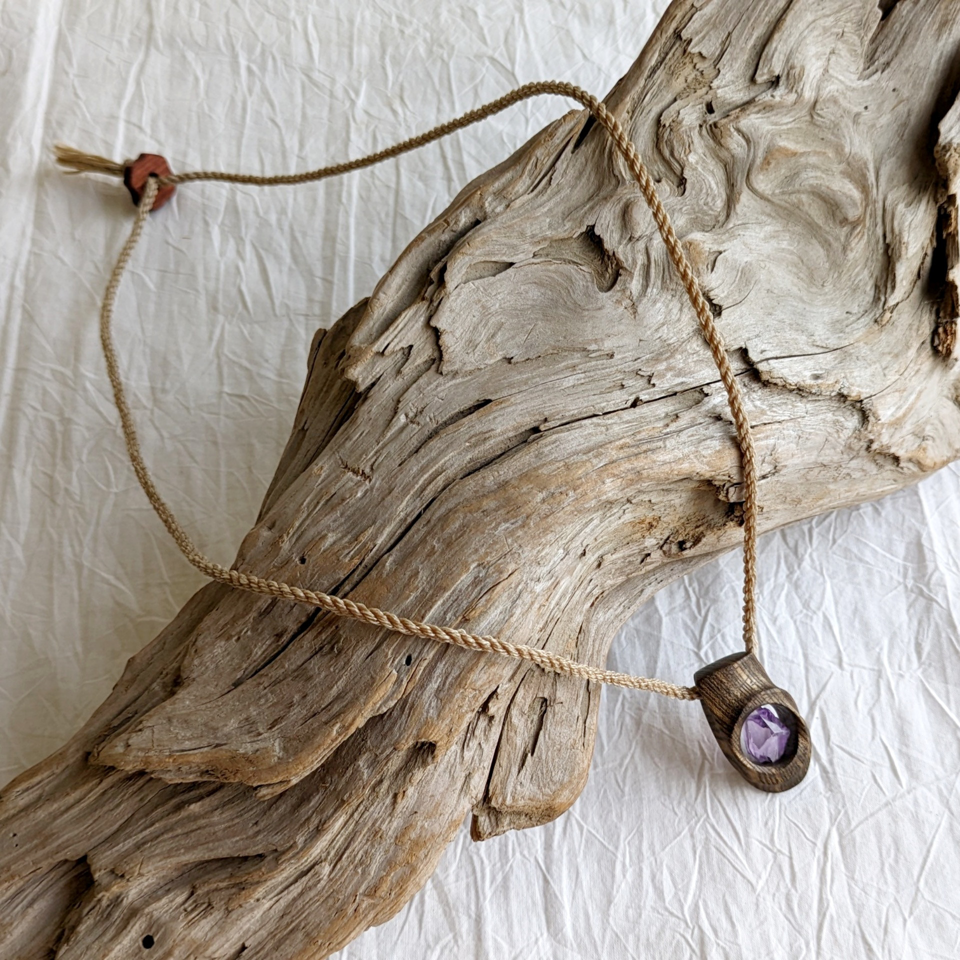 アメジストと神代欅のペンダント