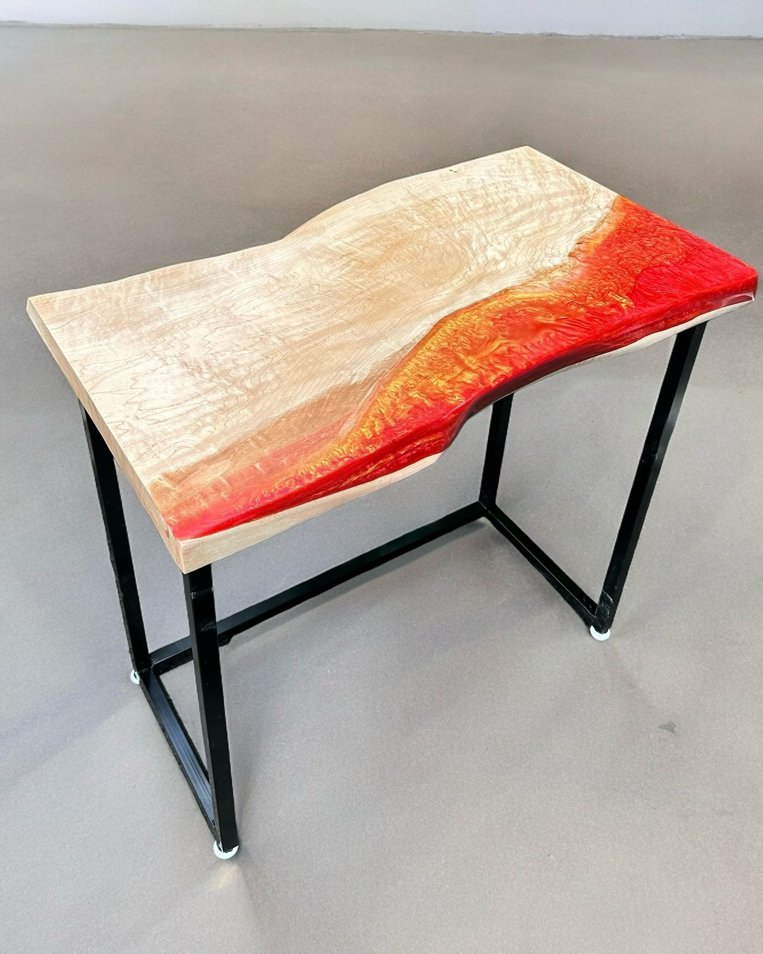 カエデの一枚板レジンテーブル・デスク  CN5