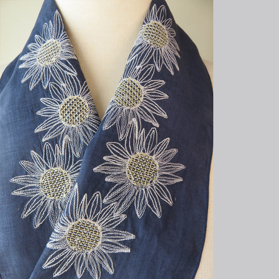 刺繍半襟：向日葵・カンフィーリネン紺色