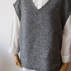 リネンの深Vネックboxベスト（杢ブラック） 5枚目の画像