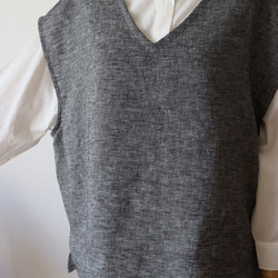 リネンの深Vネックboxベスト（杢ブラック） 6枚目の画像