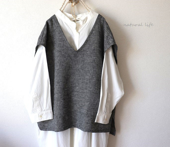 リネンの深Vネックboxベスト（杢ブラック） 1枚目の画像