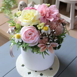 造花アレンジメント│かわいい♪造花ギフト｜誕生日プレゼント│枯れない花 1枚目の画像