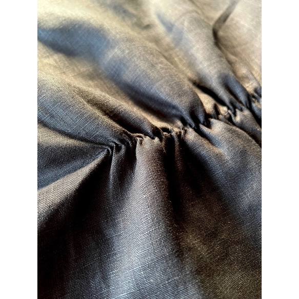 寬鬆的輪廓❤️適合成熟女性的亞麻上衣❤️100％優質亞麻❤️黑色×象牙色❤️也非常適合作為套裝 第12張的照片