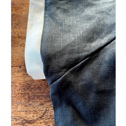 寬鬆的輪廓❤️適合成熟女性的亞麻上衣❤️100％優質亞麻❤️黑色×象牙色❤️也非常適合作為套裝 第13張的照片