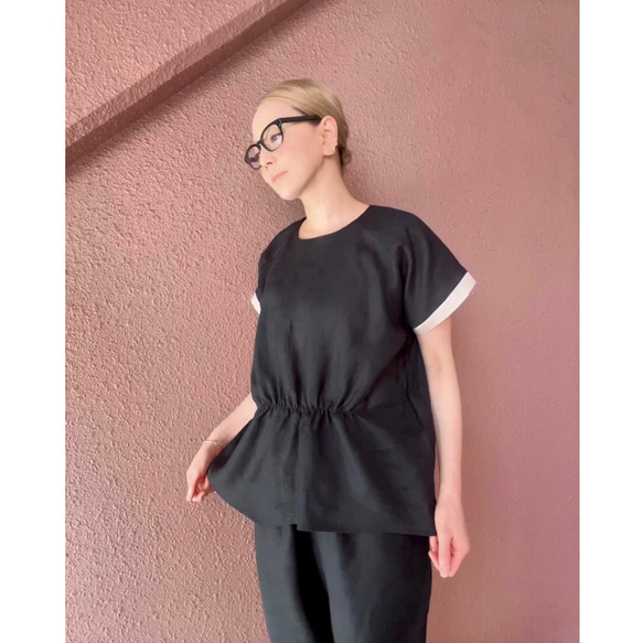 寬鬆的輪廓❤️適合成熟女性的亞麻上衣❤️100％優質亞麻❤️黑色×象牙色❤️也非常適合作為套裝 第5張的照片