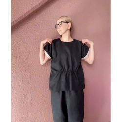 寬鬆的輪廓❤️適合成熟女性的亞麻上衣❤️100％優質亞麻❤️黑色×象牙色❤️也非常適合作為套裝 第6張的照片