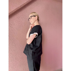 寬鬆的輪廓❤️適合成熟女性的亞麻上衣❤️100％優質亞麻❤️黑色×象牙色❤️也非常適合作為套裝 第7張的照片