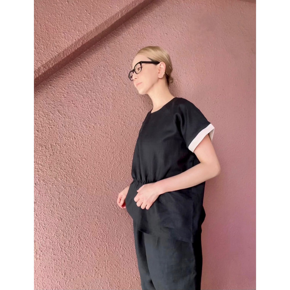 寬鬆的輪廓❤️適合成熟女性的亞麻上衣❤️100％優質亞麻❤️黑色×象牙色❤️也非常適合作為套裝 第10張的照片