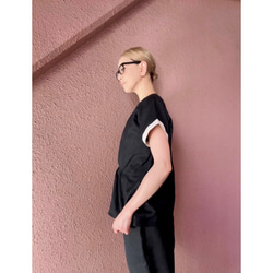 寬鬆的輪廓❤️適合成熟女性的亞麻上衣❤️100％優質亞麻❤️黑色×象牙色❤️也非常適合作為套裝 第11張的照片