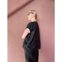 寬鬆的輪廓❤️適合成熟女性的亞麻上衣❤️100％優質亞麻❤️黑色×象牙色❤️也非常適合作為套裝 第8張的照片