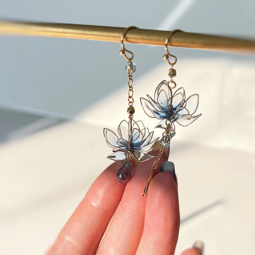 一輪花 -蓮- クリアブルー ピアス/イヤリング ディップアート