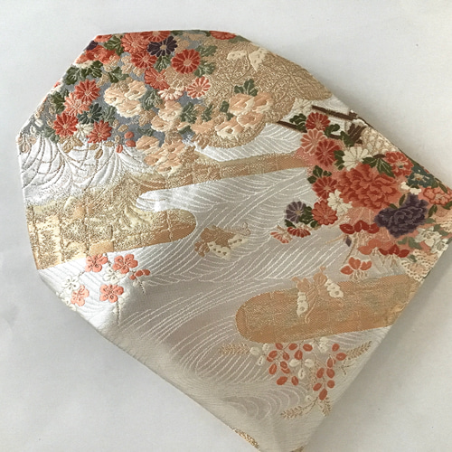 袋帯 結婚式バッグ 数寄屋袋　茶道 初釜 仕覆 未使用正絹袋帯 リメイク348 袋帯 結婚式バッグ 茶会 数寄屋袋 未使用正絹袋帯 花車 リメイク138