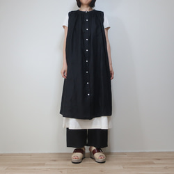 大人のリネン 涼感ノースリーブ 肩ギャザーワンピース（リネン／黒色） 11枚目の画像