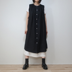 大人のリネン 涼感ノースリーブ 肩ギャザーワンピース（リネン／黒色） 14枚目の画像