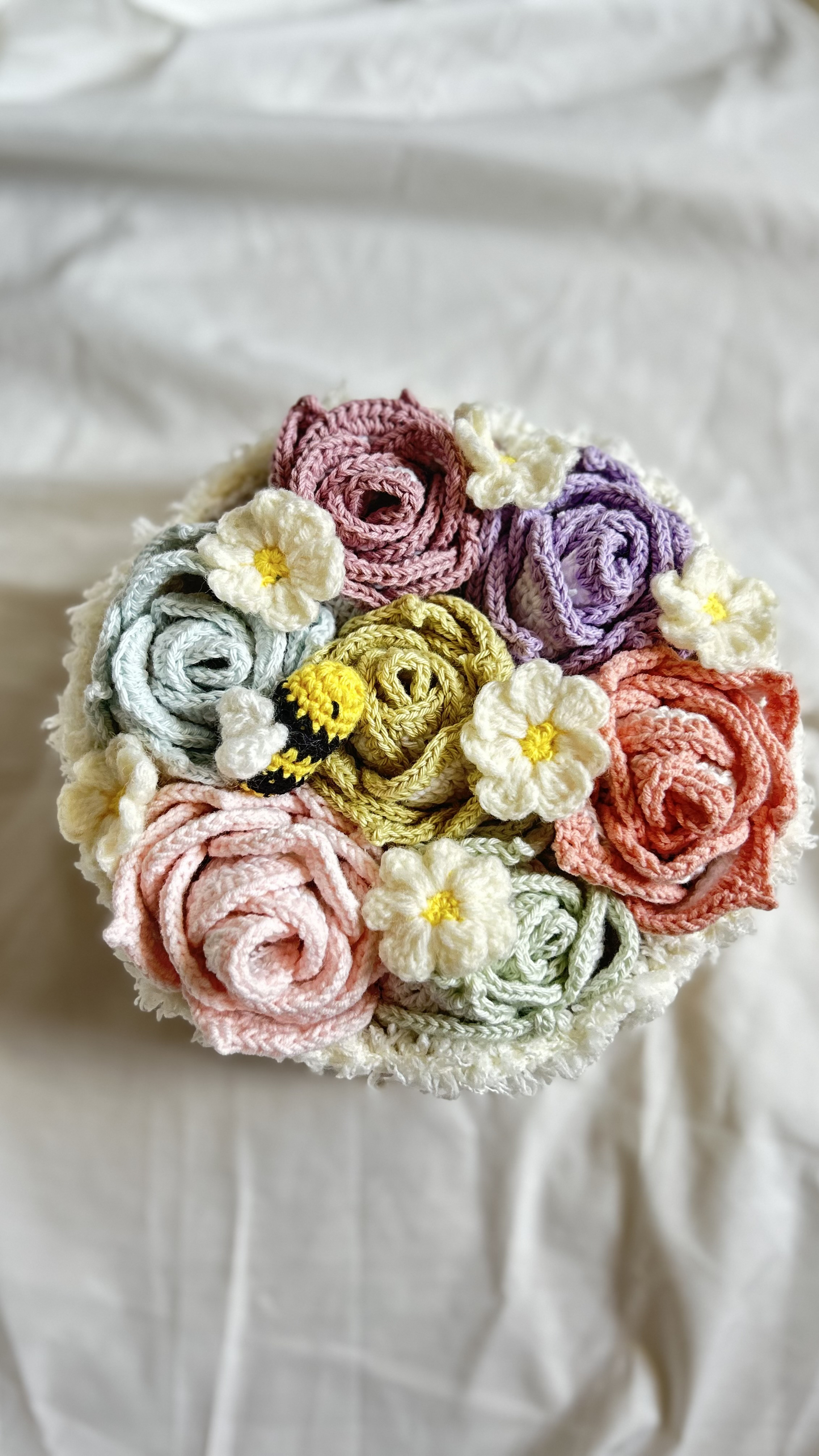 枯れないお花 7色バラ 結婚式 インテリア かぎ針 編み物 フラワーバスケット かご バラ デイジー パステルカラー