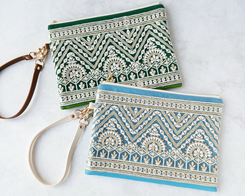 通帳・お薬手帳が入る♪ インド刺繍リボンの大きめフラット
