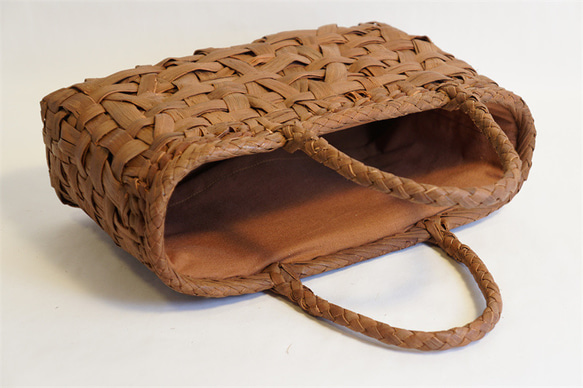 乱れ編み 山葡萄 かご　籠 バッグ 一番皮 中布と内ポケット付き かごバッグ 一番皮 中布と内ポケット付き